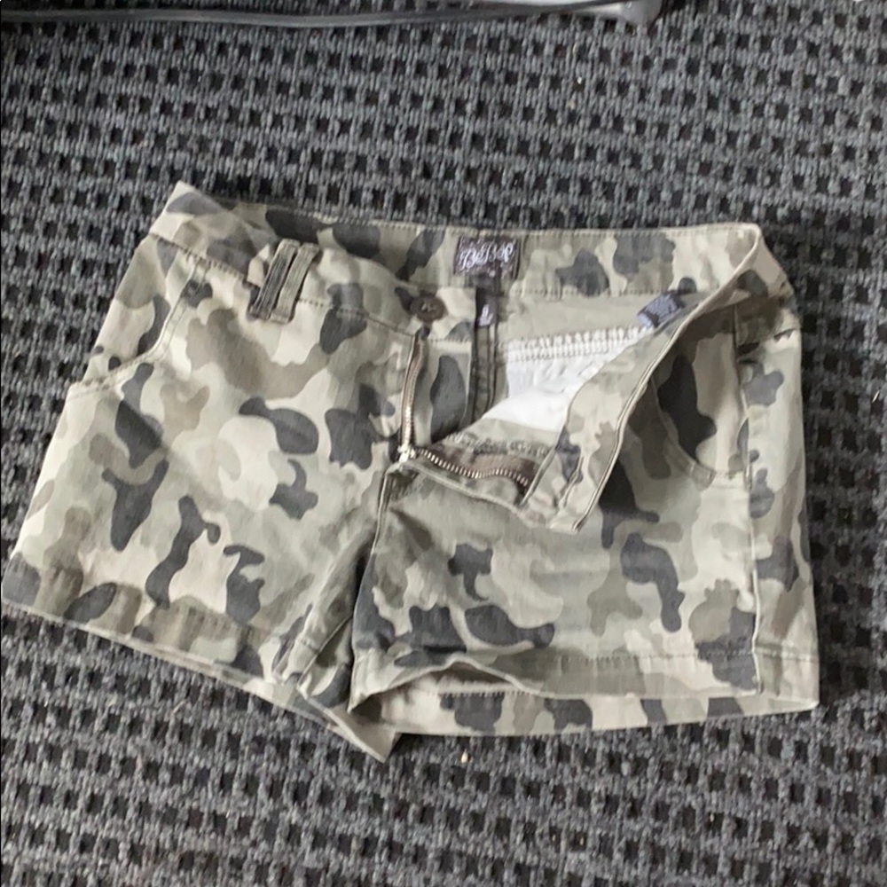 BeBop shorts. Size 5 camouflage.